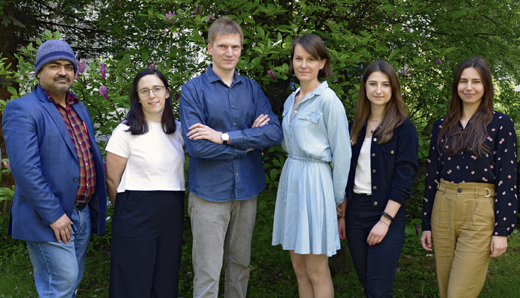 Group members (from the left): Swarna Kanchan, Postdoctoral Researcher; María Ángeles Morcillo Parra, Postdoctoral Researcher; Piotr Brągoszewski, PI; Anna M. Lenkiewicz, Postdoctoral Researcher; Agata Wydrych, PhD Student; Magda Krakowczyk, PhD Student;